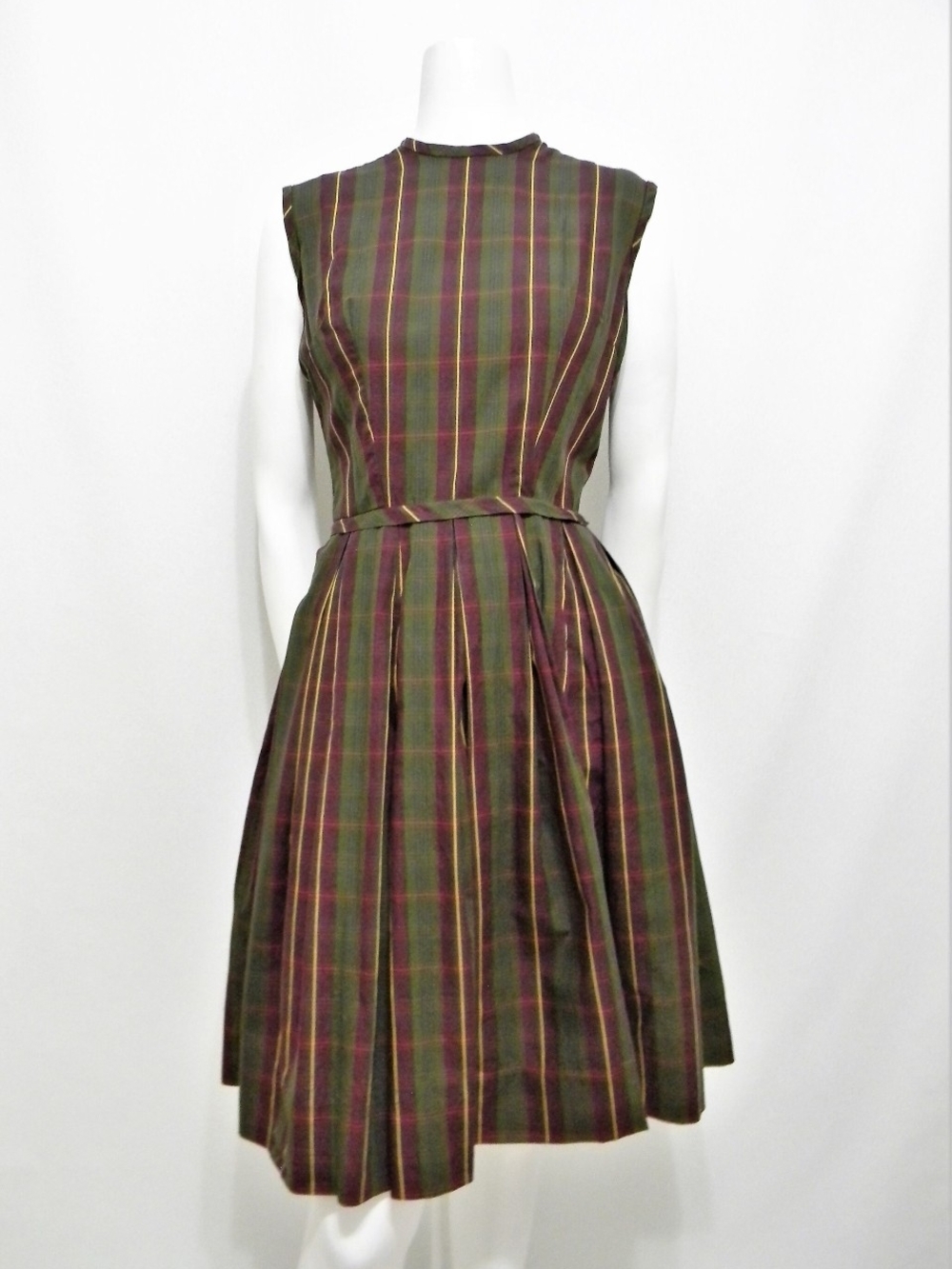 Vintage 50's/60's Sleeveless Green and Burgundy Plaid Dress W Crinoline lining